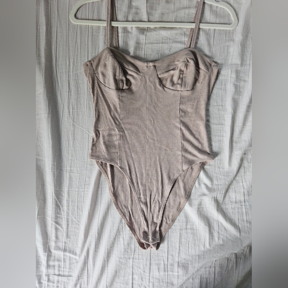 Forever 21 Ribbed Top in Beige